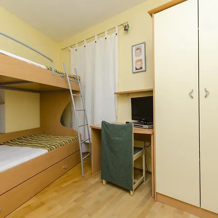 Jurica Apartment *
